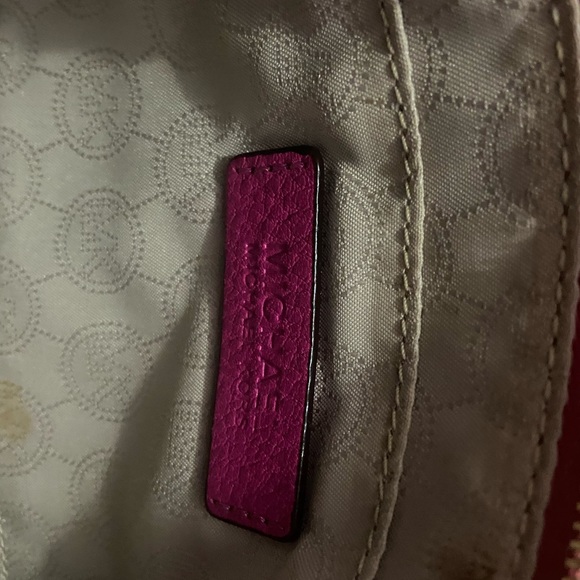 Pink Michael Kors clutch - Picture 5 of 8